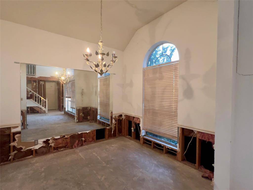 8316 Autumncrest Court, Dallas, TX 75249