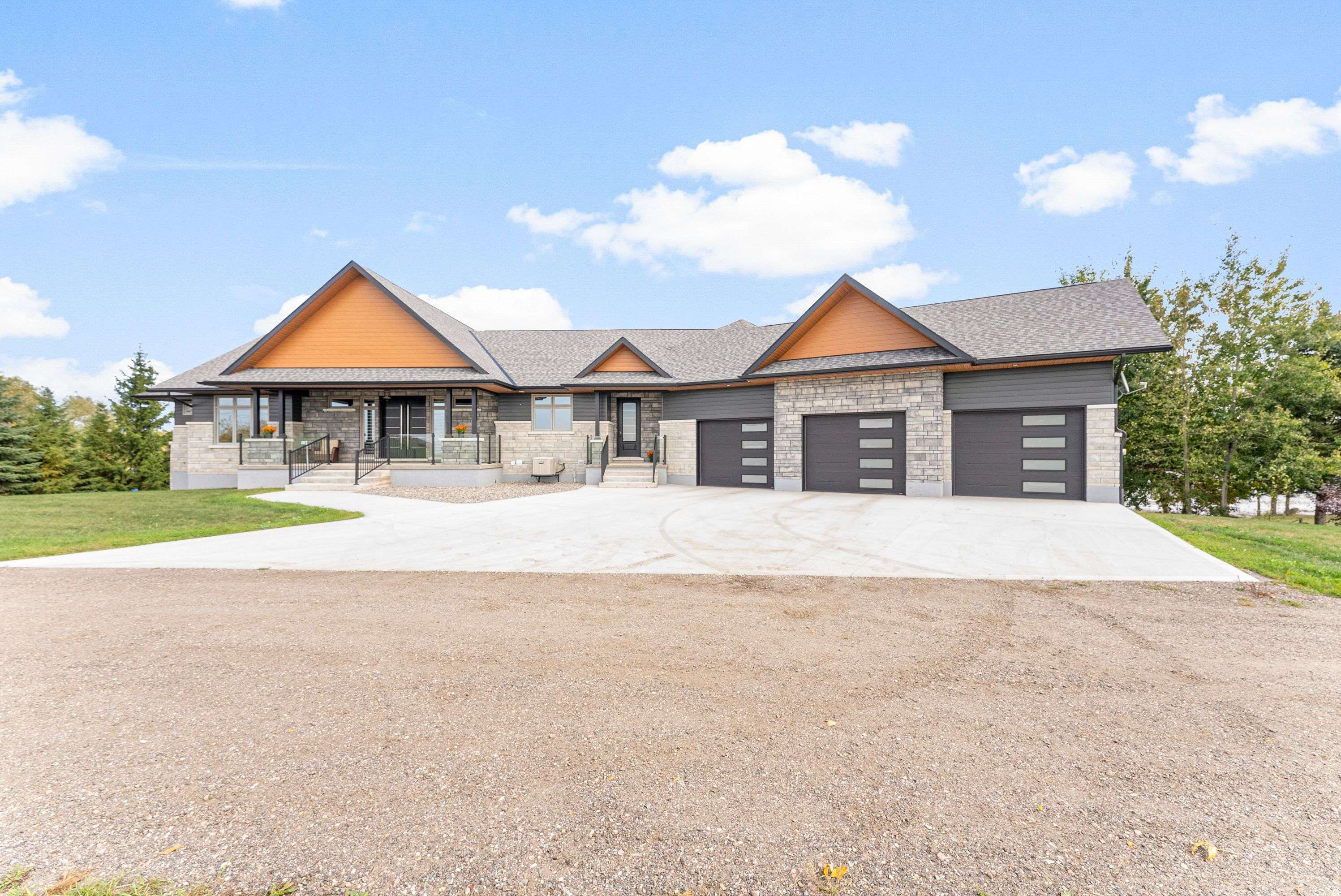 231 Finnerty RD, Whitewater Region, ON K0J 1K0