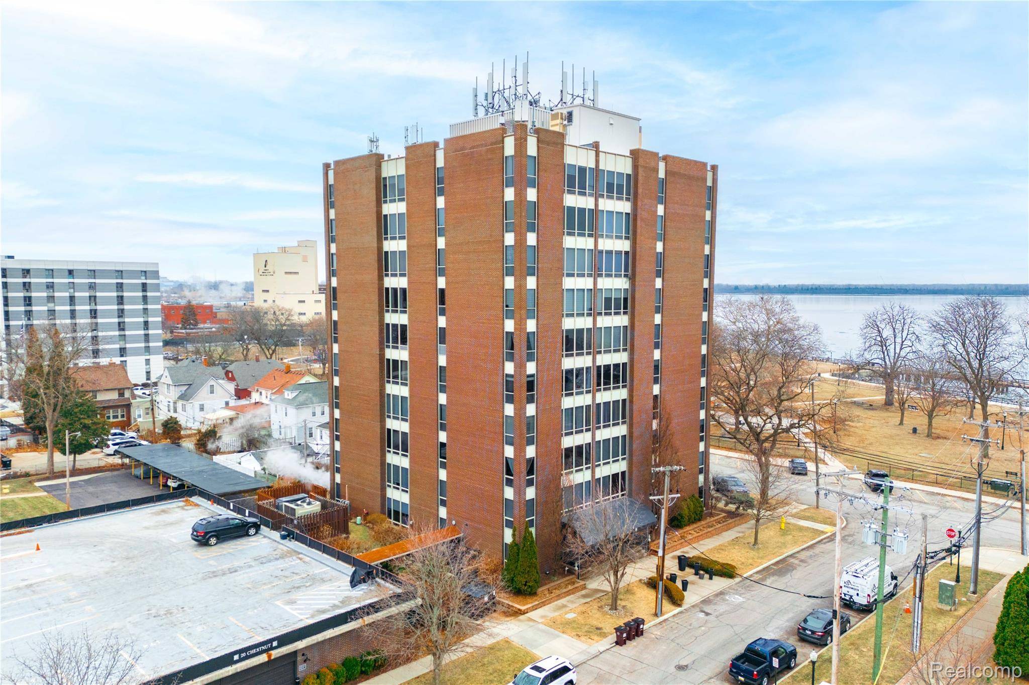 20 Chestnut ST #608, Wyandotte, MI 48192