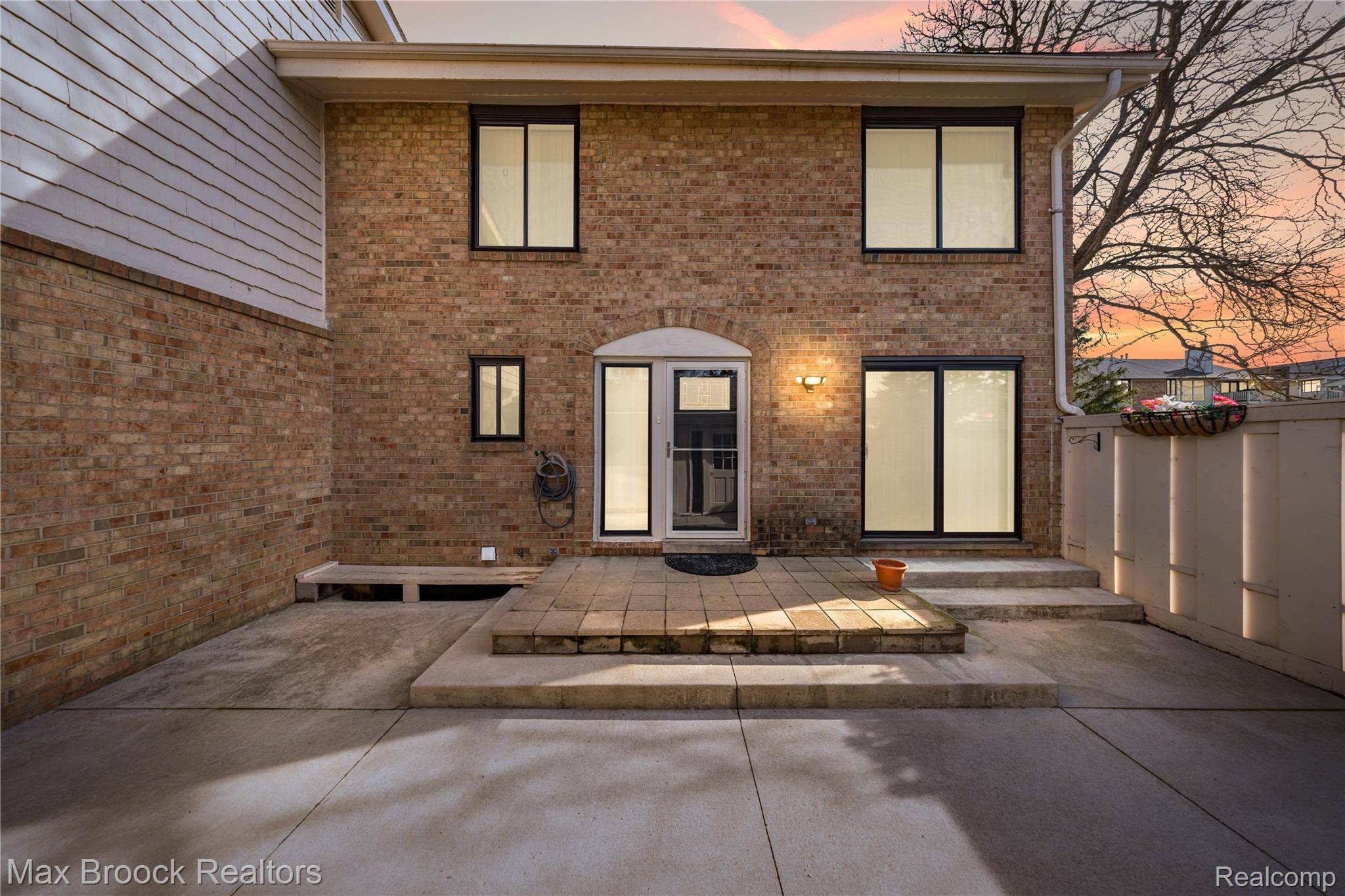 7451 Pebble PT, West Bloomfield Charter Township, MI 48322