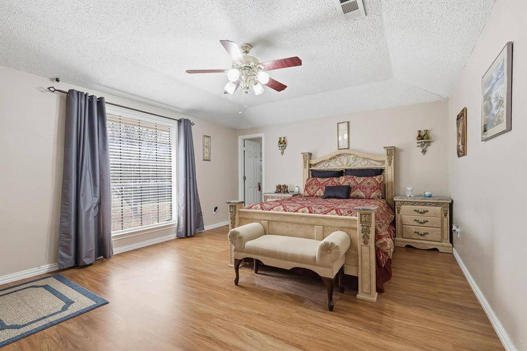 1519 Rocky Point Drive, Lewisville, TX 75077