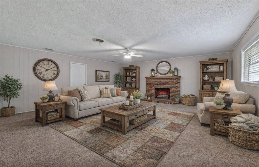 1201 N Holland Street, De Leon, TX 76444