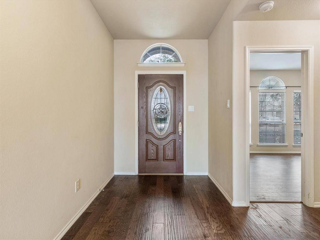 115 Holly Street, Waxahachie, TX 75165