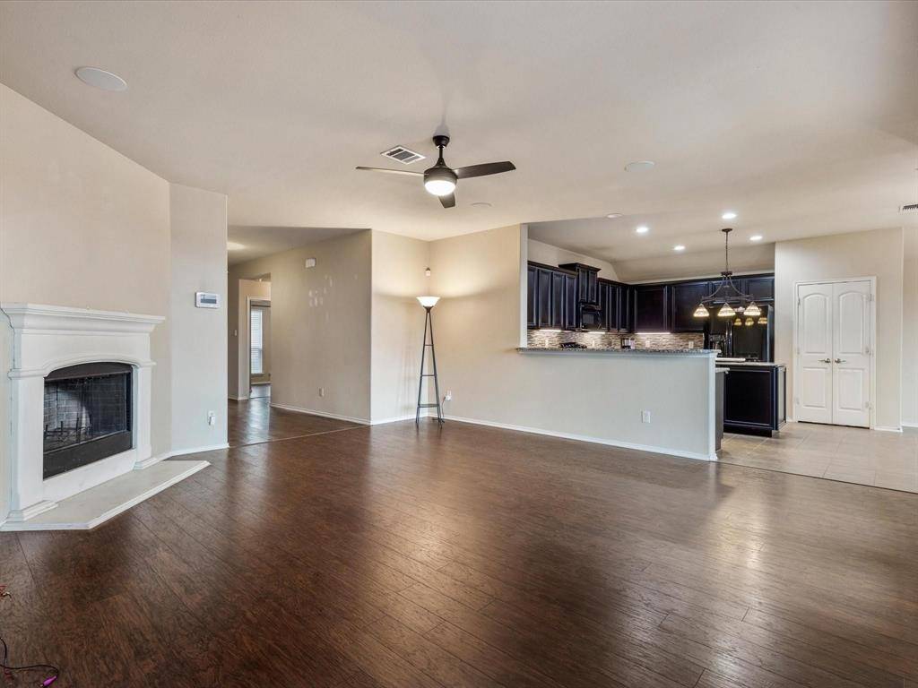 115 Holly Street, Waxahachie, TX 75165