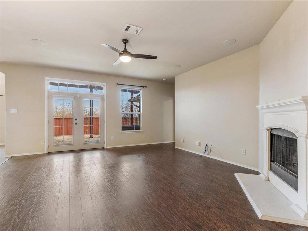 115 Holly Street, Waxahachie, TX 75165