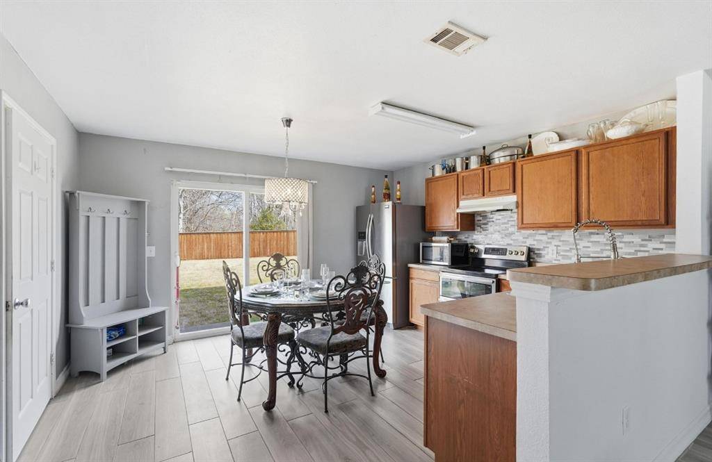 2209 Upcreek Court, Dallas, TX 75253