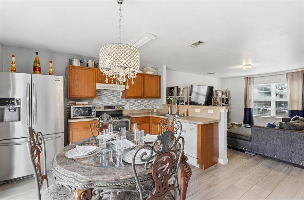 2209 Upcreek Court, Dallas, TX 75253