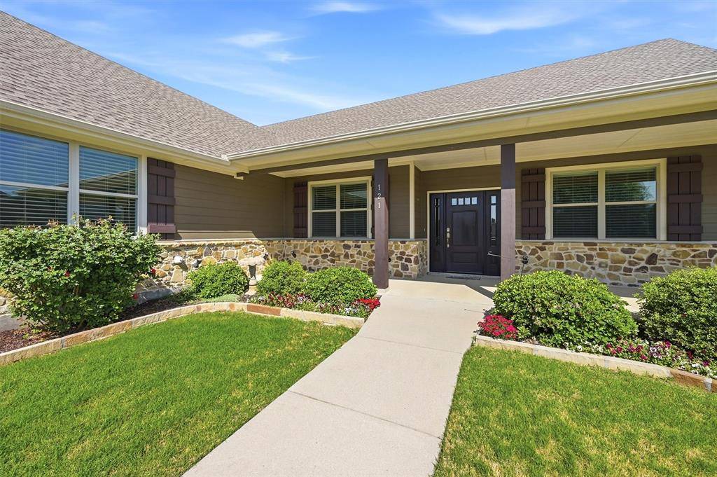 121 Bowie Drive, Gainesville, TX 76240