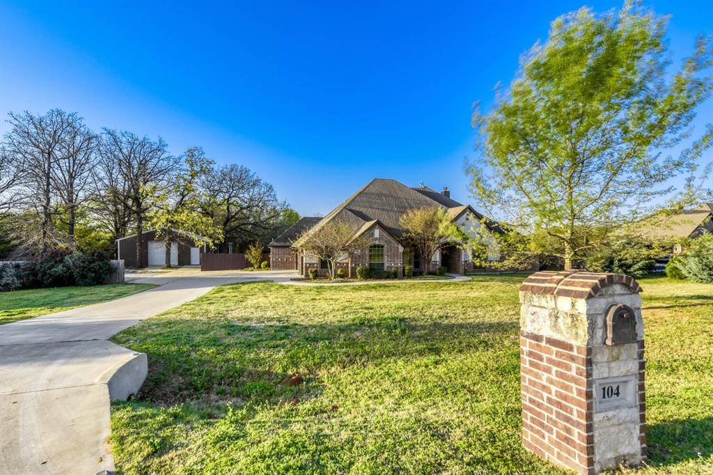 104 Lyndsey Court, Boyd, TX 76023