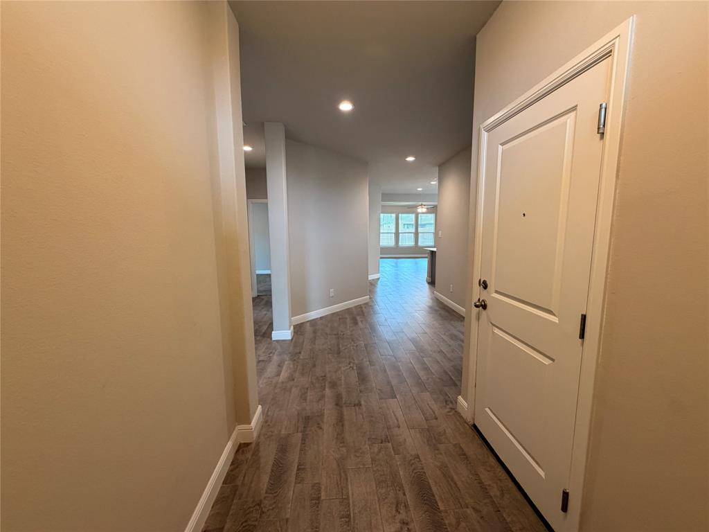 209 Irish Moss Drive, Fort Worth, TX 76052