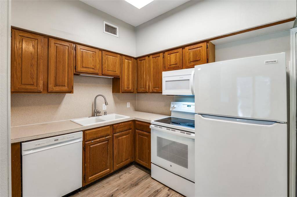 6220 Bentwood Trail #1207, Dallas, TX 75252