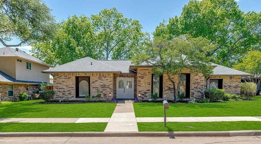 1005 Nottingham Drive, Carrollton, TX 75007