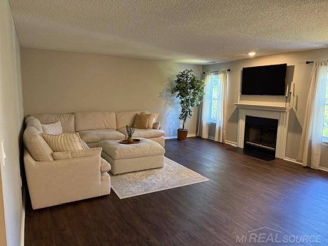 4984 Oak Hill DR, Waterfordchartertownship_oakland, MI 48329