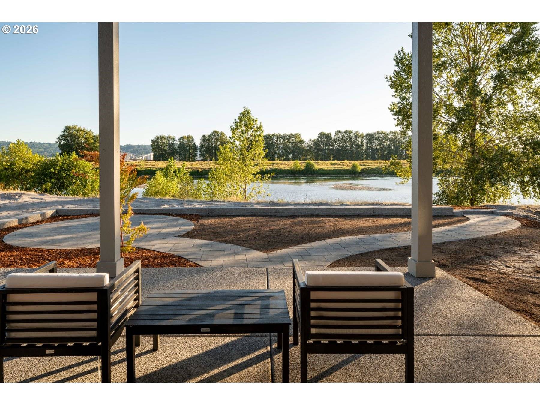 2072 S RIVER RD, Kelso, WA 98626