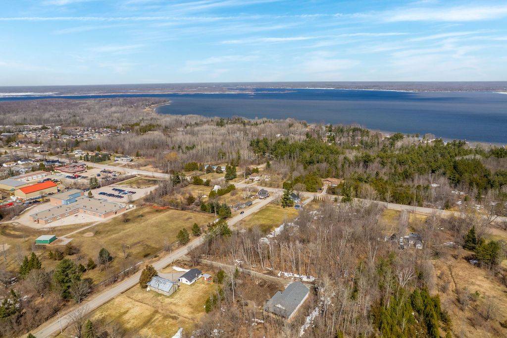 37 Todd LN, Tay, ON L0K 2A0