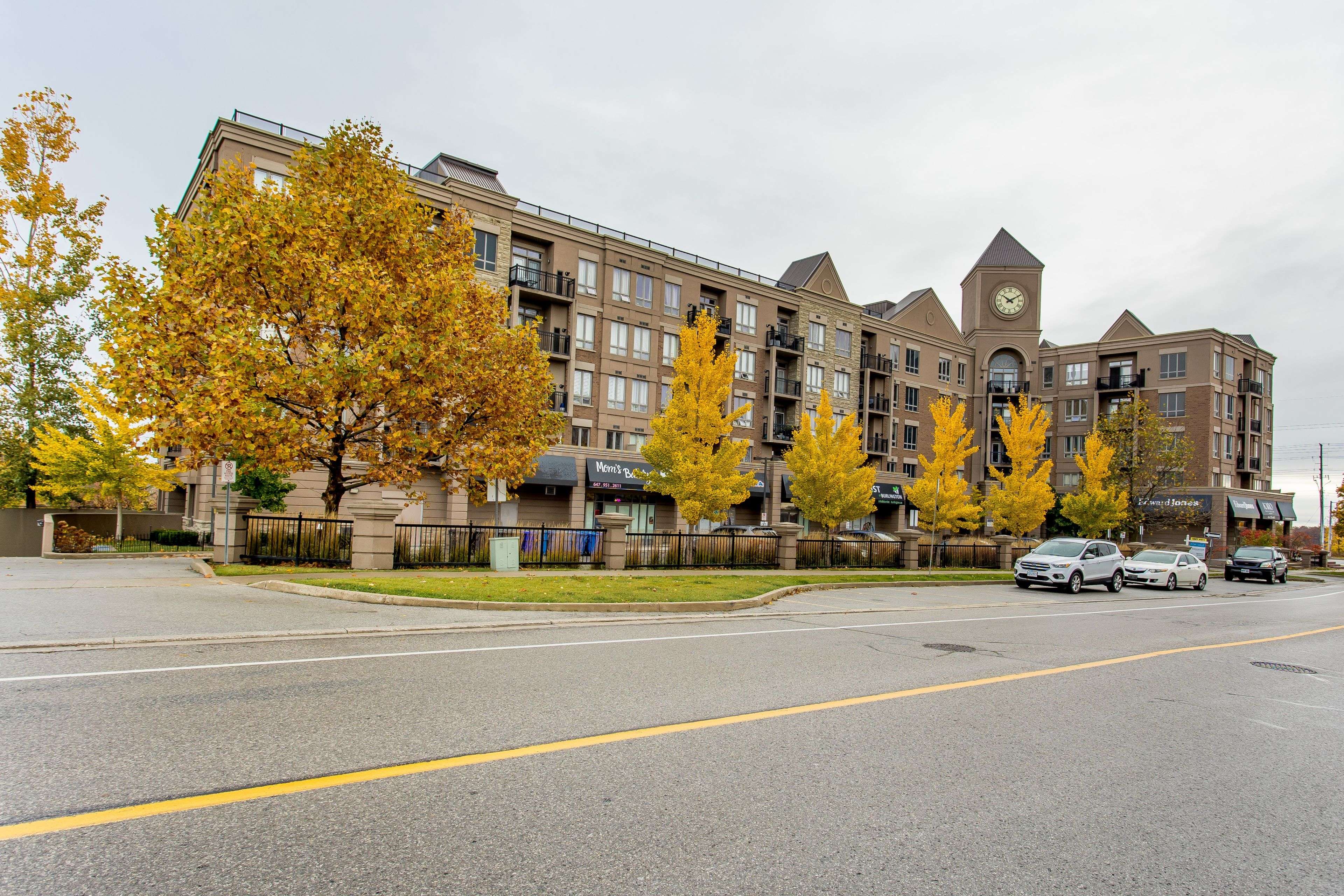 5327 Upper Middle RD #205, Burlington, ON L7L 0E9