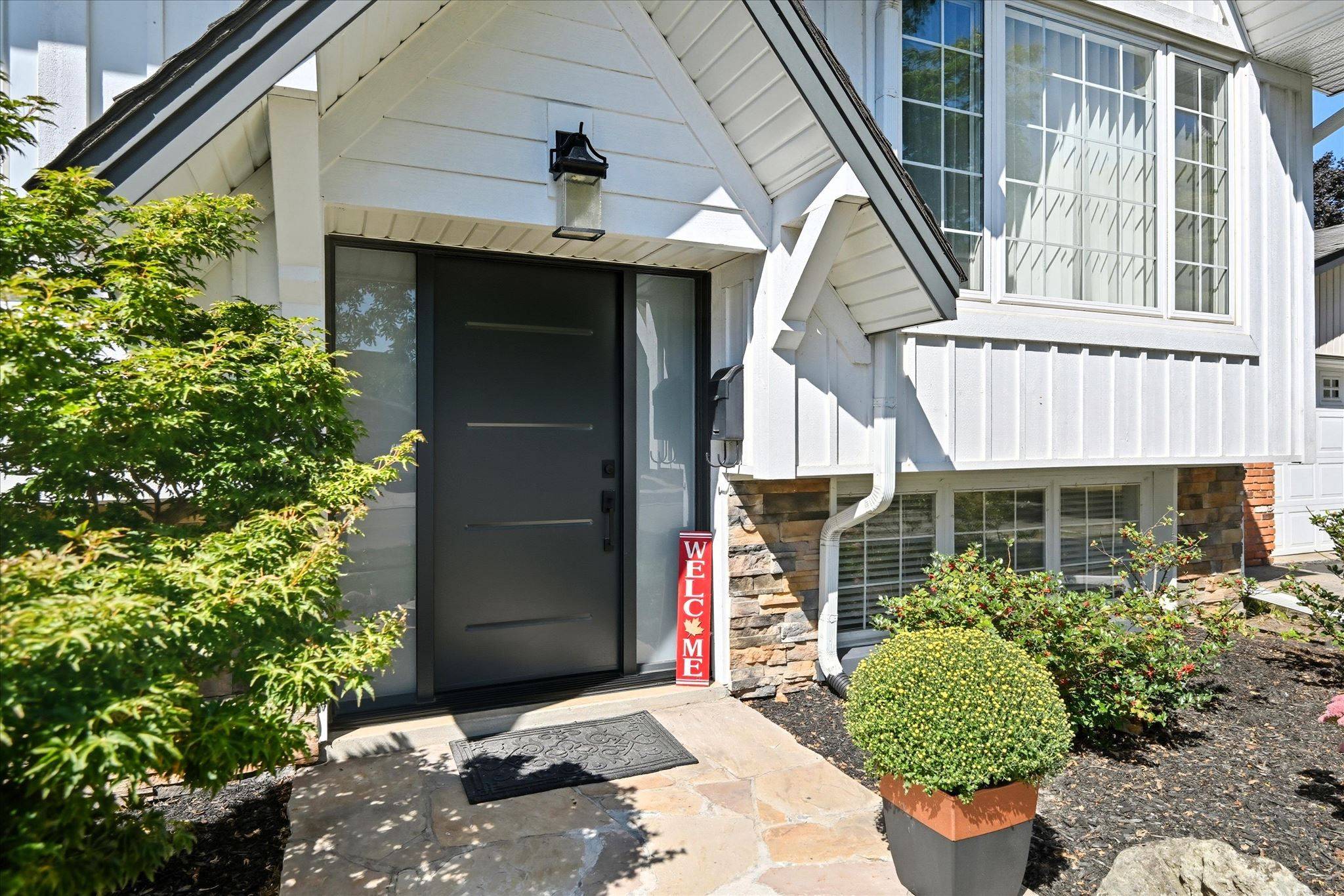 3299 Spruce AVE, Burlington, ON L7N 1J5