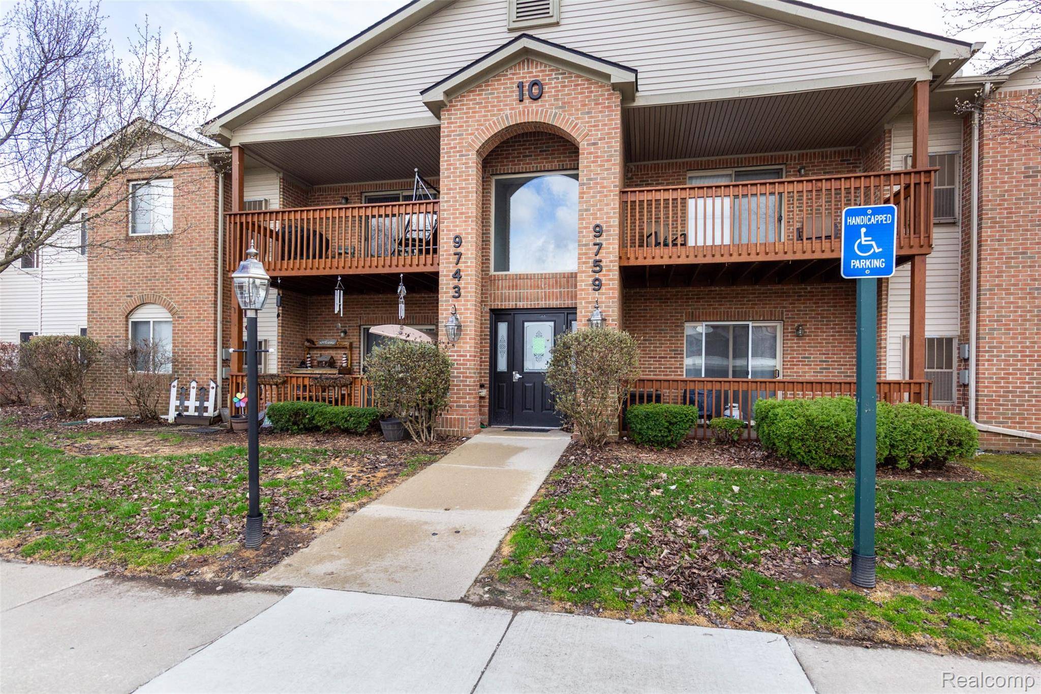 9747 Wildflower CT, Van Buren Charter Township, MI 48111