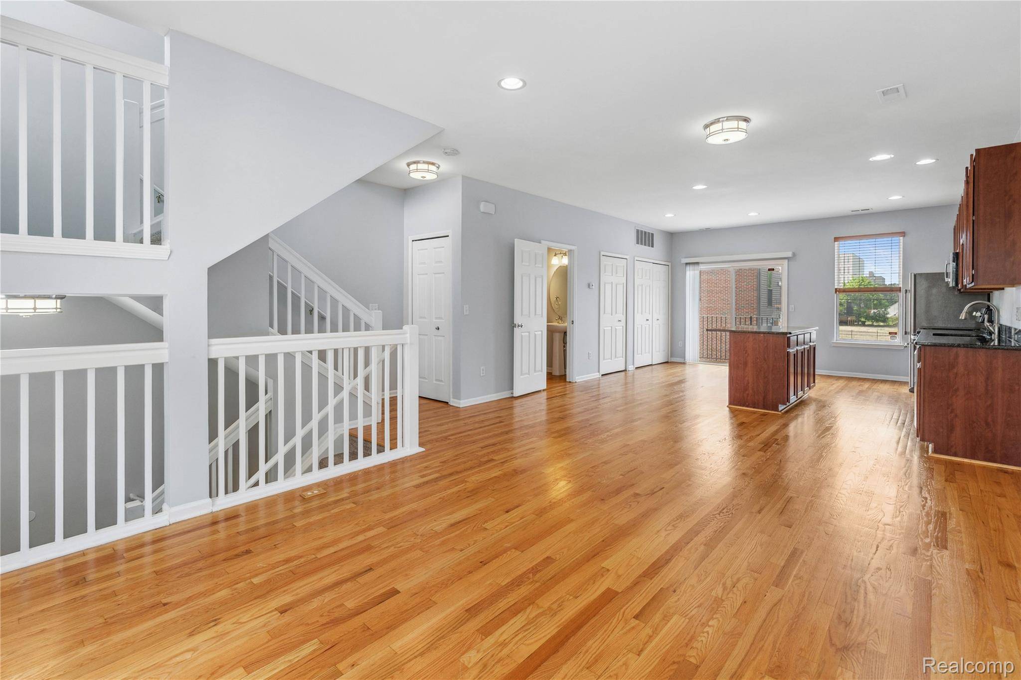 7733 Woodward AVE, Detroit, MI 48202