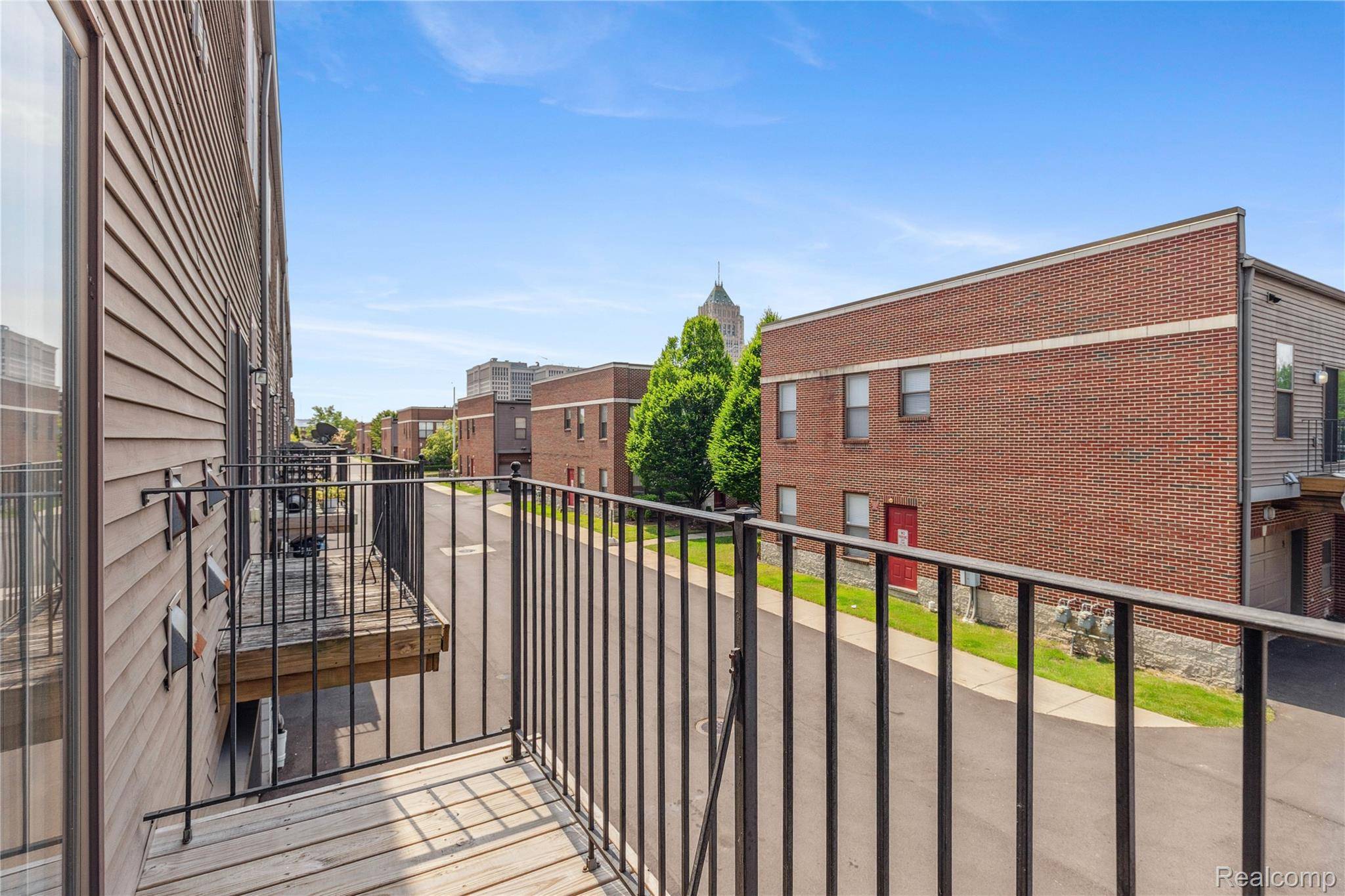 7733 Woodward AVE, Detroit, MI 48202