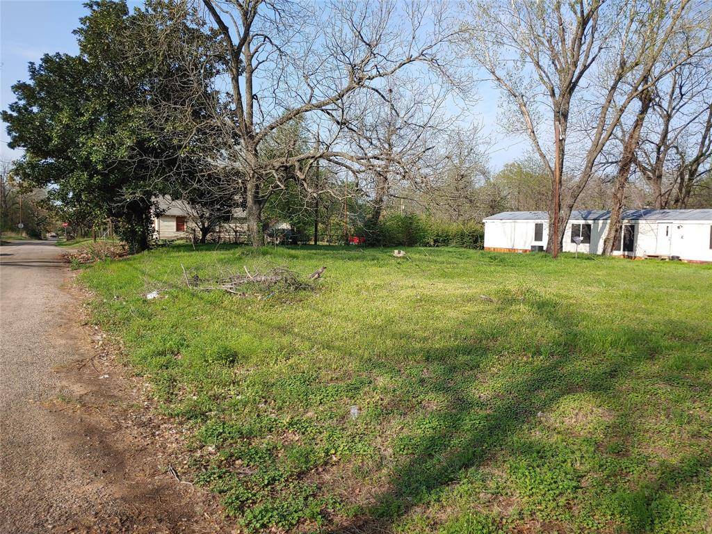 852 NE 11th Street, Paris, TX 75460