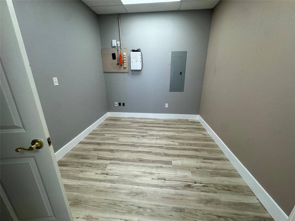 515 W Southlake Boulevard #100, Southlake, TX 76092