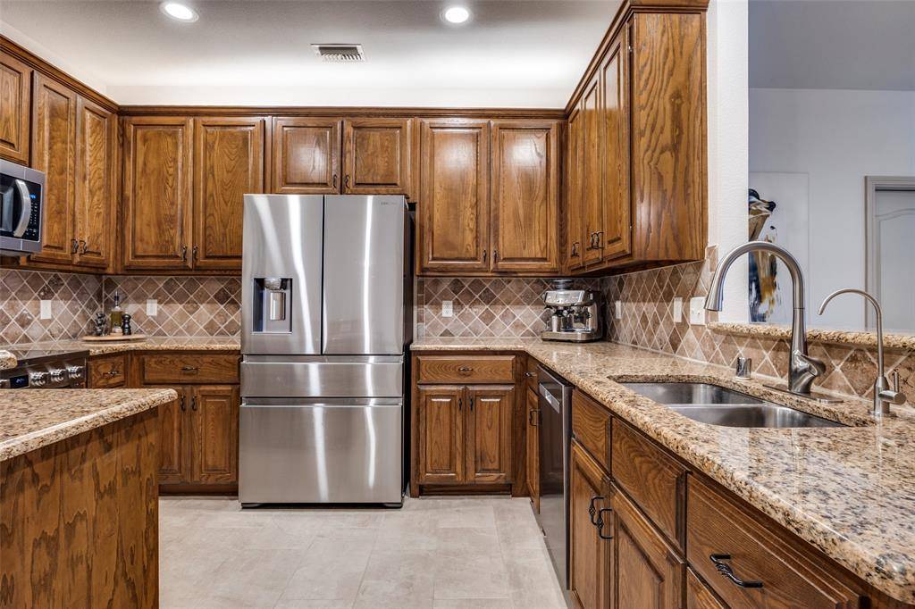 2212 Paige Court, Carrollton, TX 75006