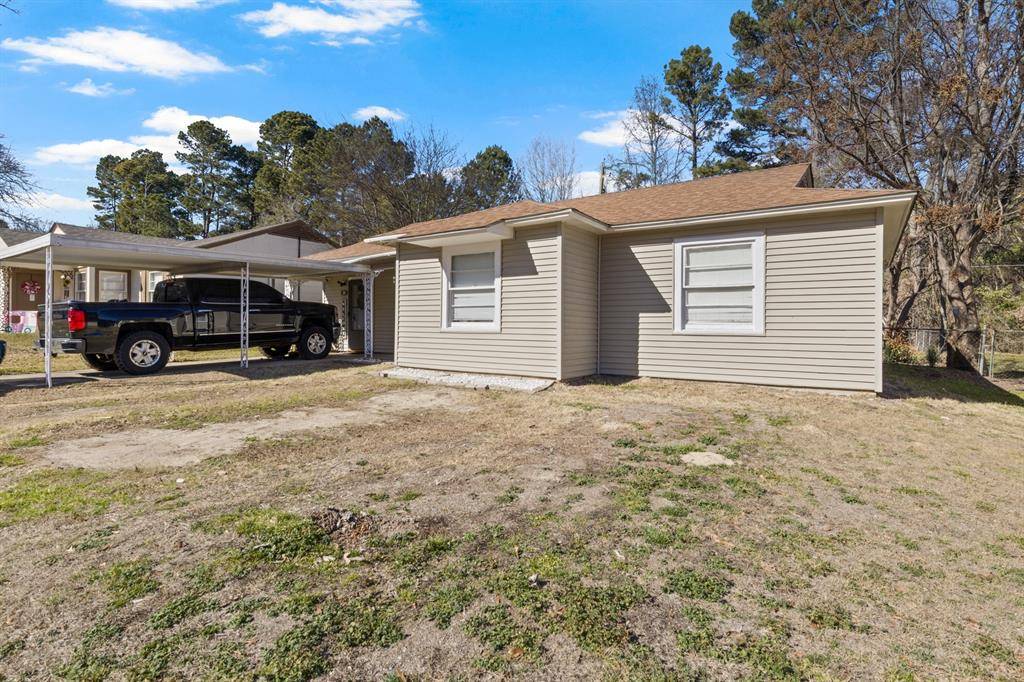 414 Lindsey Street, Daingerfield, TX 75638