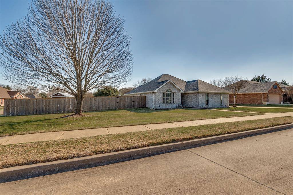 5826 Cynthia Drive, Midlothian, TX 76065