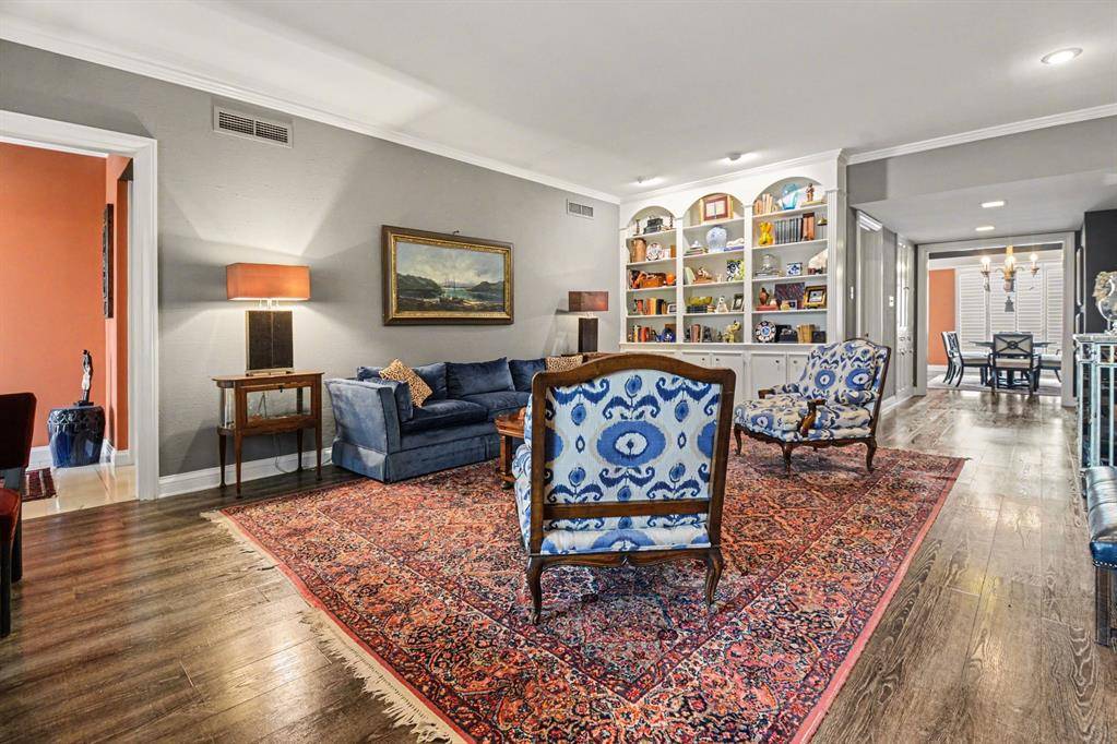 6126 Averill Way #203W, Dallas, TX 75225