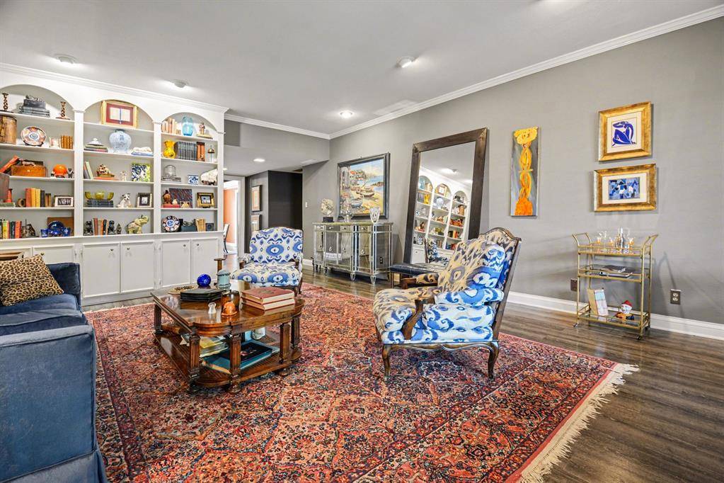 6126 Averill Way #203W, Dallas, TX 75225