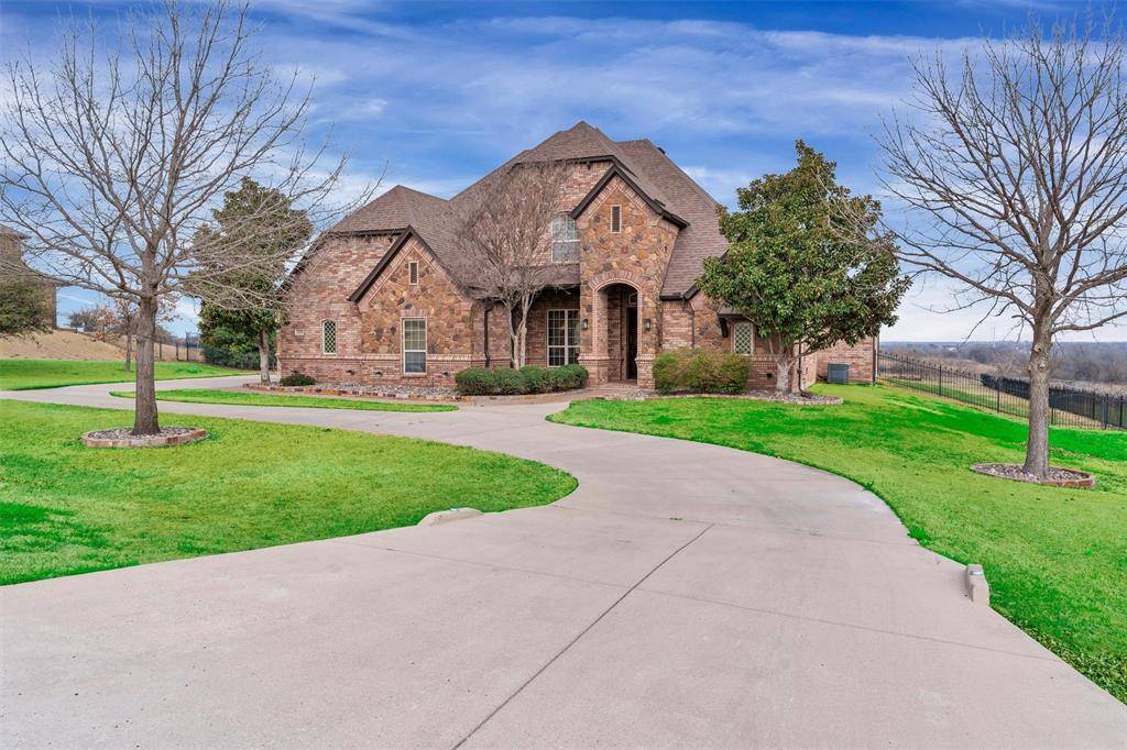 1215 Meredith Creek Lane, Fort Worth, TX 76179