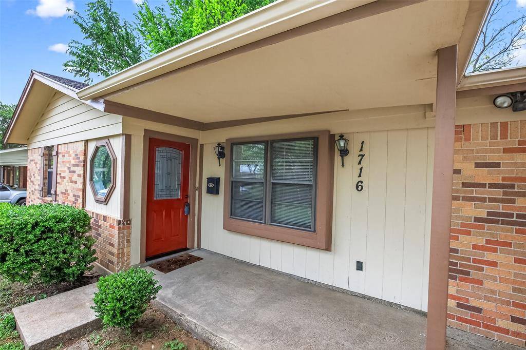 1716 Chip N Dale Drive, Arlington, TX 76012