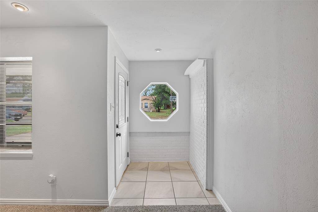 1716 Chip N Dale Drive, Arlington, TX 76012