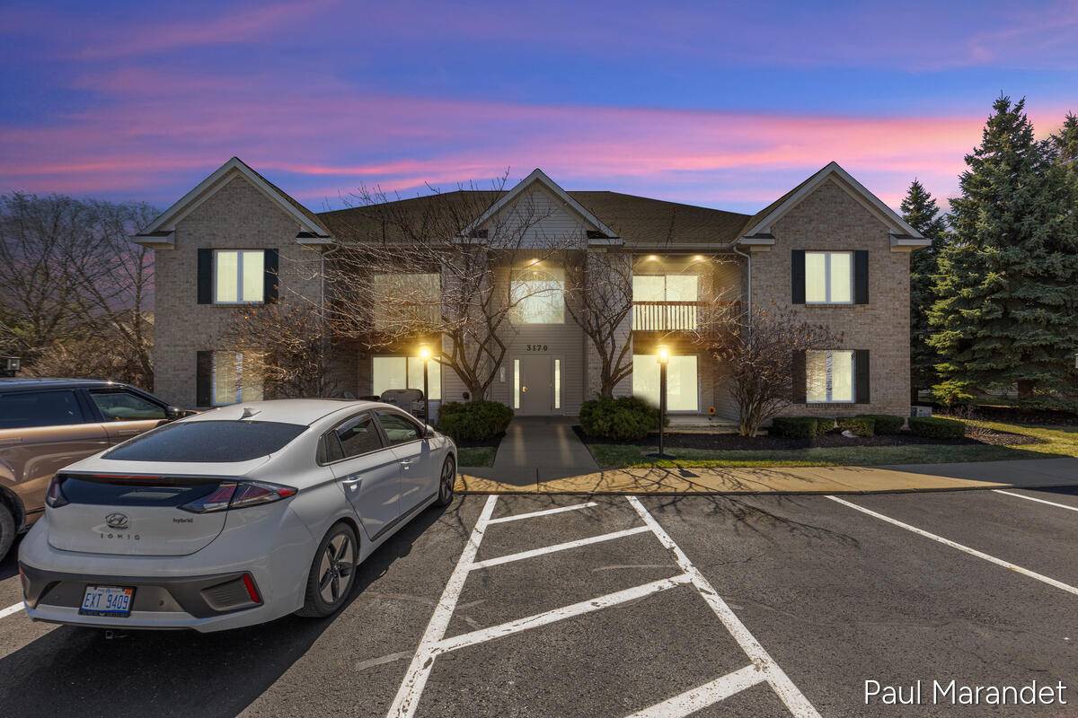 3170 W Crystal Waters DR #2, Holland Twp, MI 49424
