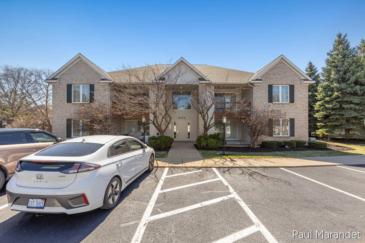 3170 W Crystal Waters DR #2, Holland Twp, MI 49424
