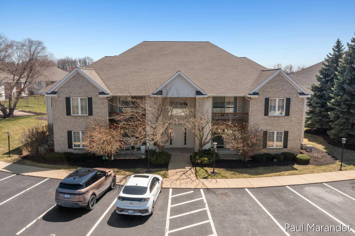 3170 W Crystal Waters DR #2, Holland Twp, MI 49424