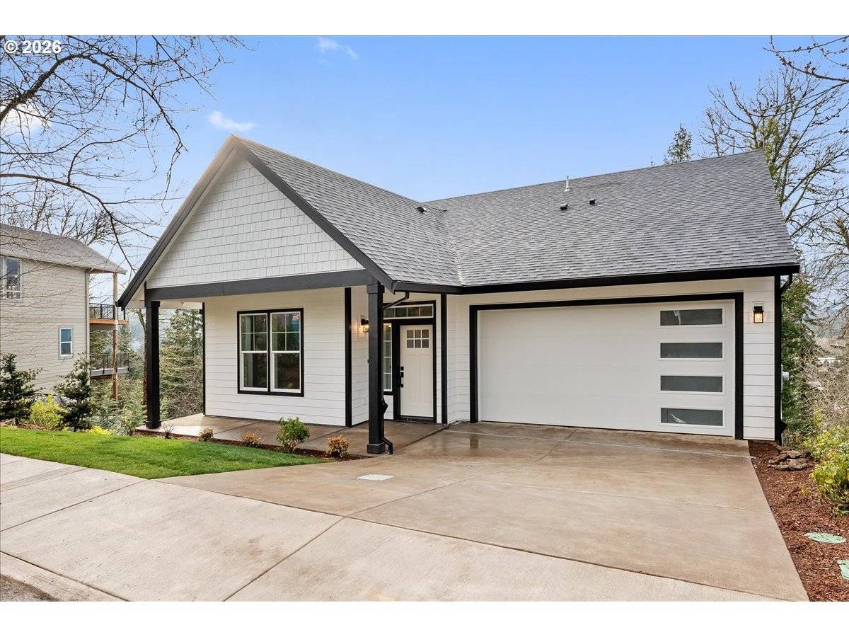 737 SE FOREST GLEN RD, Estacada, OR 97023