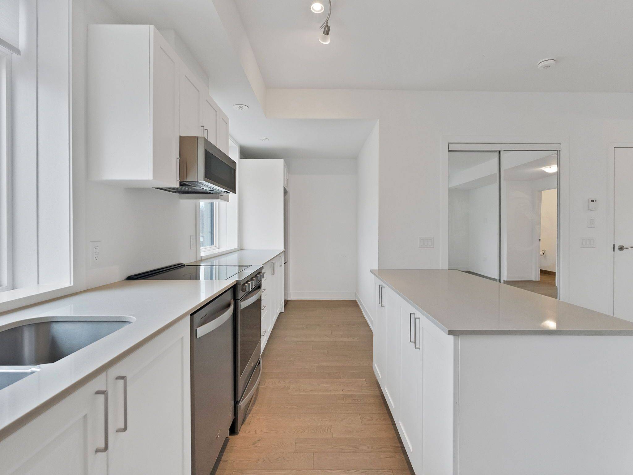 1085 Douglas Mccurdy Common #212, Mississauga, ON L5G 0C6