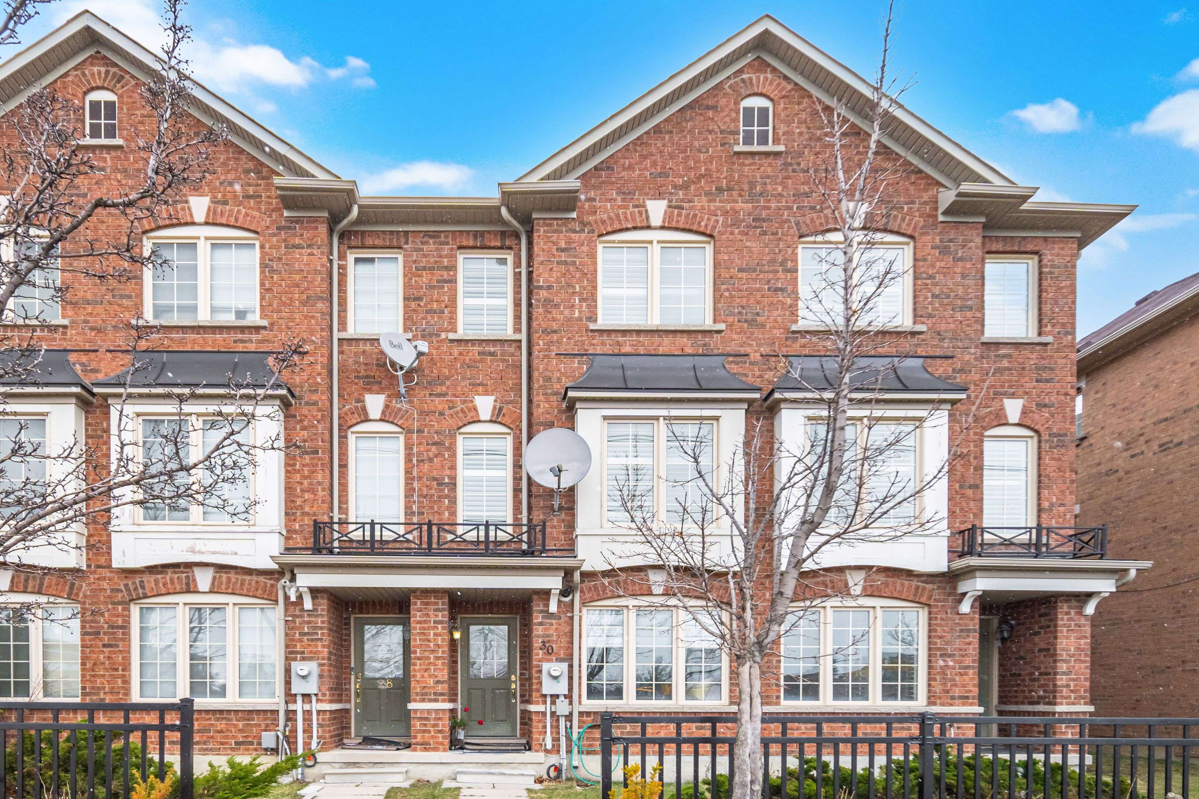 30 Peach DR W, Brampton, ON L6R 0W5