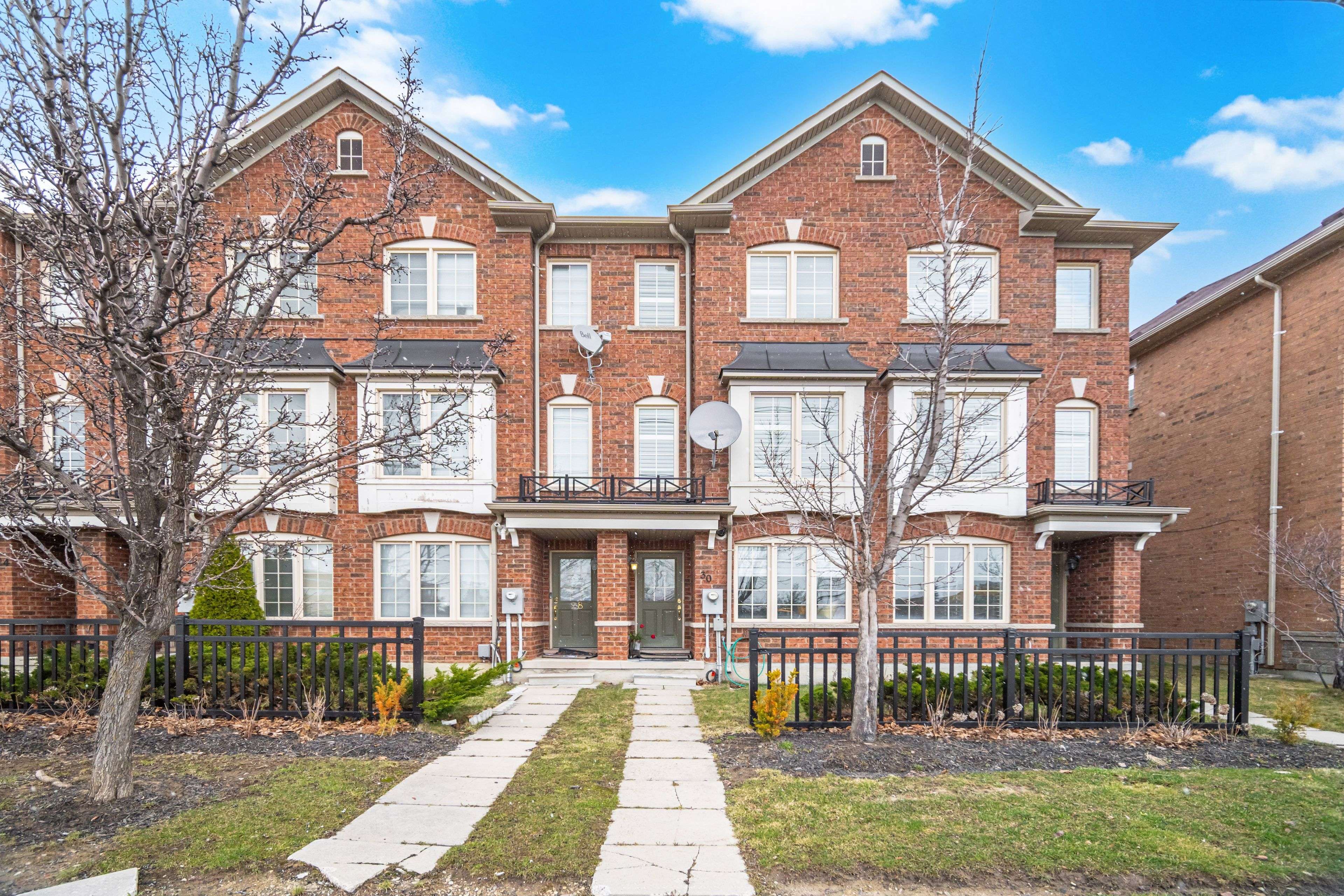 30 Peach DR W, Brampton, ON L6R 0W5