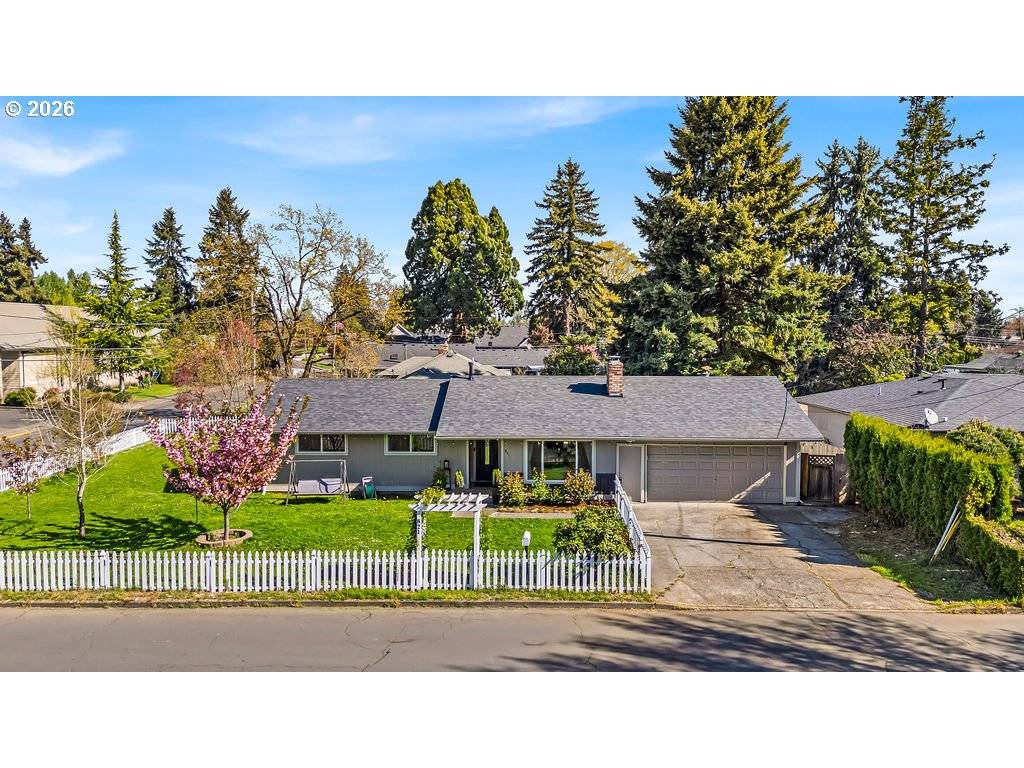 821 JOHNSON ST, Woodburn, OR 97071