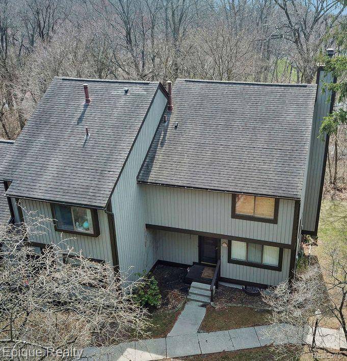 521 Carberry HL, Brighton, MI 48116