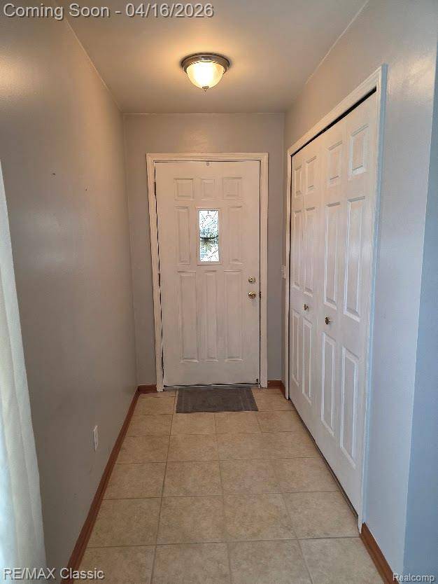 3909 Sunflower LN, Warren, MI 48091