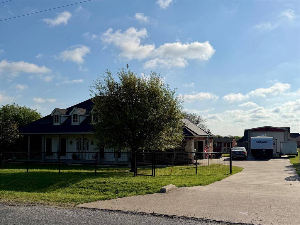 1333 E Highland Road, Waxahachie, TX 75167