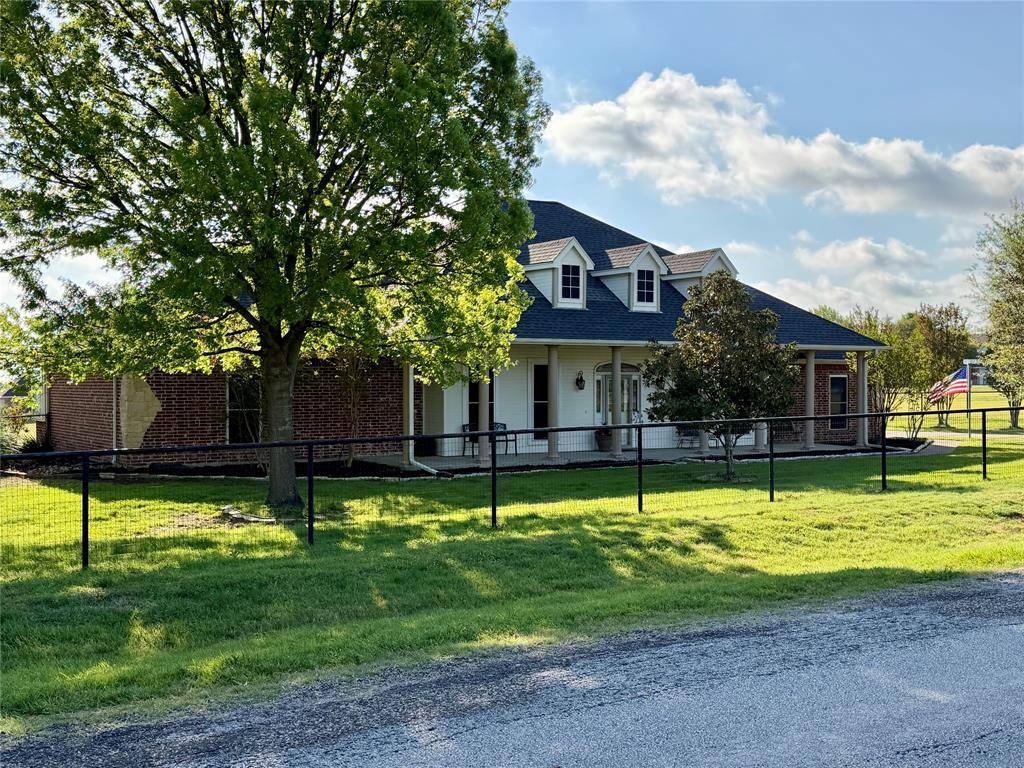 1333 E Highland Road, Waxahachie, TX 75167