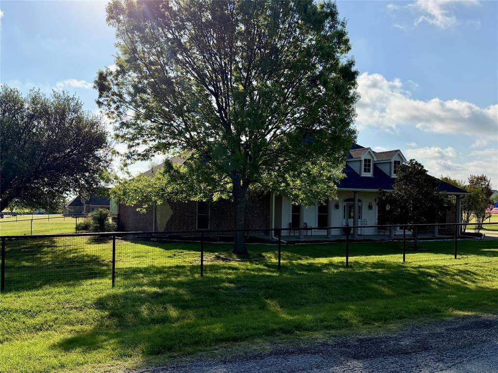 1333 E Highland Road, Waxahachie, TX 75167