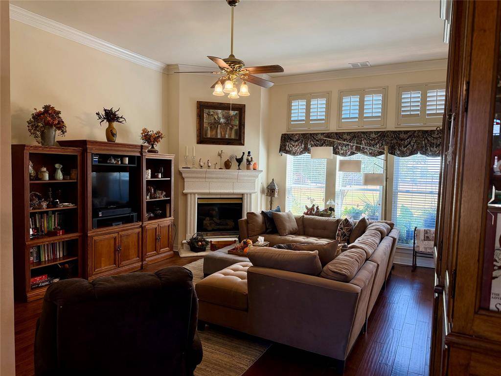 1333 E Highland Road, Waxahachie, TX 75167