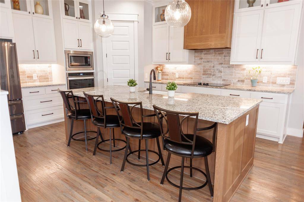 230 Low Bird Lane, Waxahachie, TX 75167