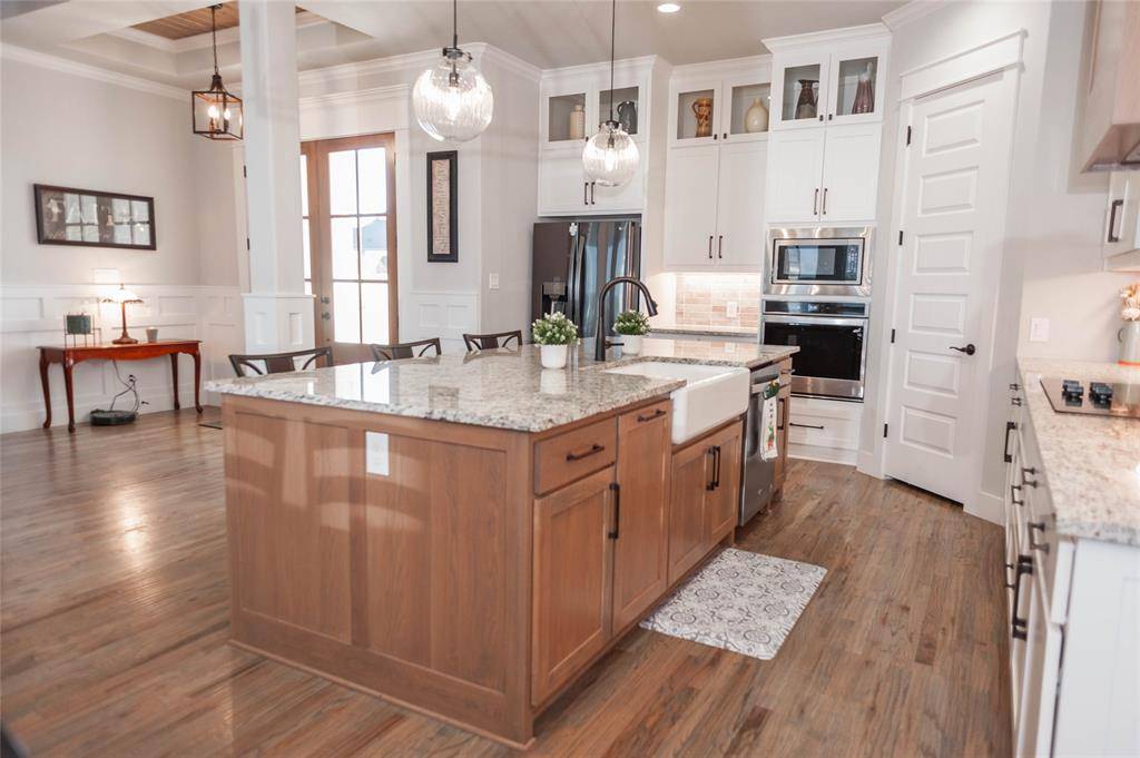 230 Low Bird Lane, Waxahachie, TX 75167